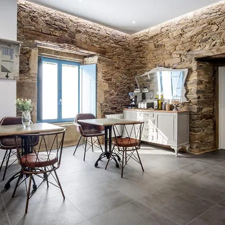 Montebreamo ホテル ポンテデウメ